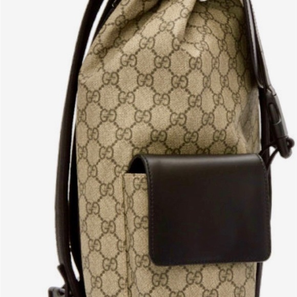 Gucci Beige and Black GG Supreme Backpack - Picture 4 of 12